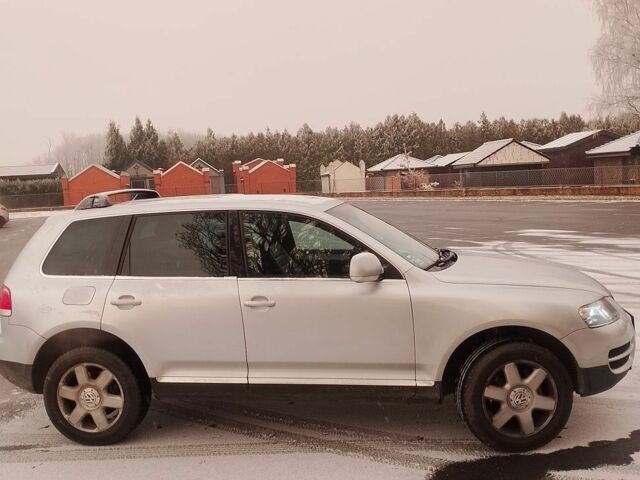 Серый Фольксваген Туарег, объемом двигателя 3 л и пробегом 224 тыс. км за 2800 $, фото 1 на Automoto.ua