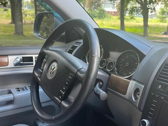 Сірий Фольксваген Туарег, об'ємом двигуна 3 л та пробігом 313 тис. км за 10990 $, фото 17 на Automoto.ua