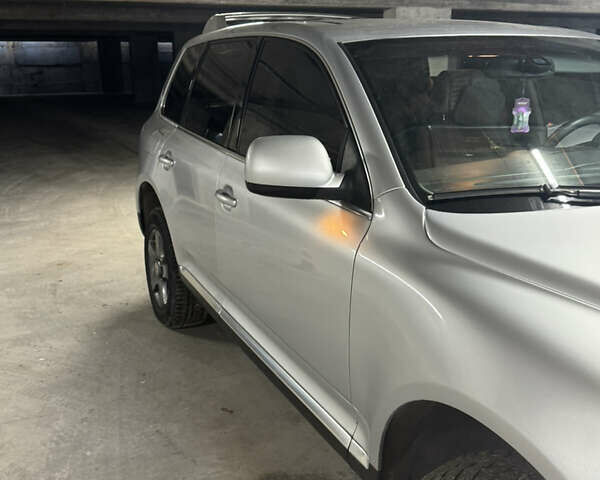 Серый Фольксваген Туарег, объемом двигателя 3.6 л и пробегом 214 тыс. км за 10300 $, фото 3 на Automoto.ua