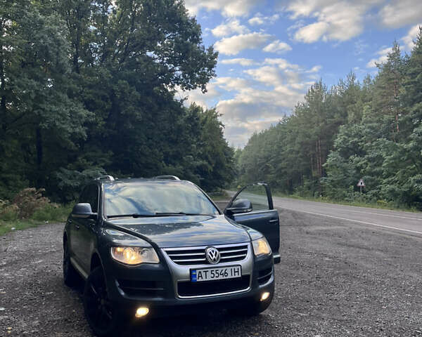 Фольксваген Туарег 2007 у Івано-Франківську на Automoto.ua Сірий Фольксваген Туарег, об'ємом двигуна 3 л та пробігом 235 тис. км за 12650 $, фото 7 на Automoto.ua