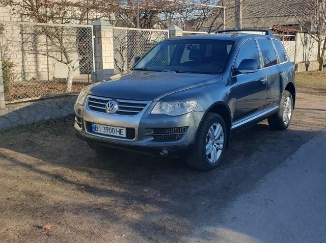 Серый Фольксваген Туарег, объемом двигателя 0 л и пробегом 310 тыс. км за 12300 $, фото 2 на Automoto.ua