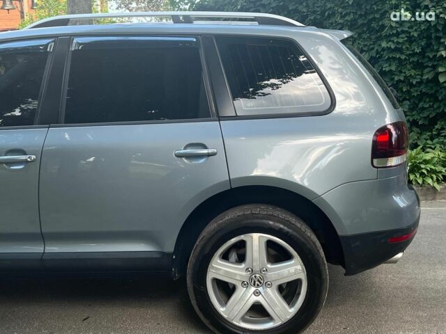 Сірий Фольксваген Туарег, об'ємом двигуна 3 л та пробігом 313 тис. км за 10990 $, фото 10 на Automoto.ua