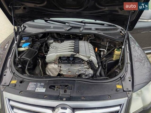 Сірий Фольксваген Туарег, об'ємом двигуна 3.6 л та пробігом 220 тис. км за 9999 $, фото 11 на Automoto.ua