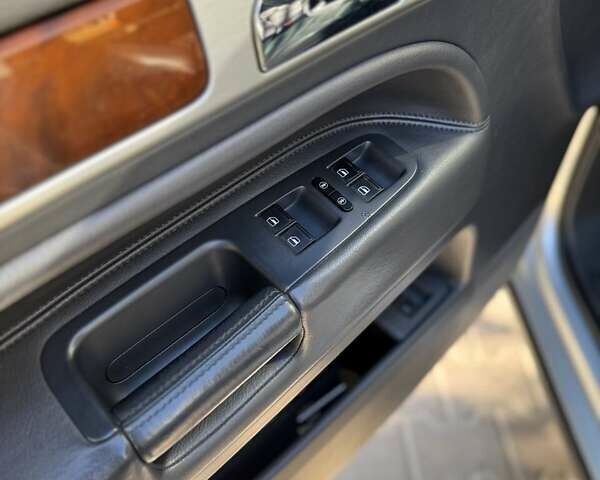 Фольксваген Туарег 2007 в Киеве на Automoto.ua Серый Фольксваген Туарег, объемом двигателя 3 л и пробегом 298 тыс. км за 10999 $, фото 23 на Automoto.ua