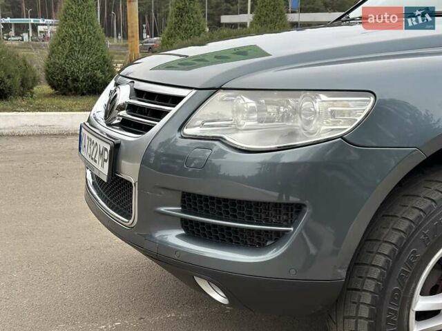 Серый Фольксваген Туарег, объемом двигателя 2.5 л и пробегом 138 тыс. км за 8999 $, фото 25 на Automoto.ua