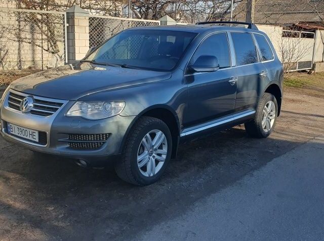 Серый Фольксваген Туарег, объемом двигателя 0 л и пробегом 310 тыс. км за 12300 $, фото 1 на Automoto.ua