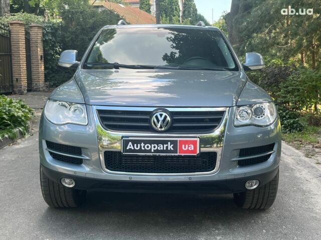 Сірий Фольксваген Туарег, об'ємом двигуна 3 л та пробігом 313 тис. км за 10990 $, фото 2 на Automoto.ua