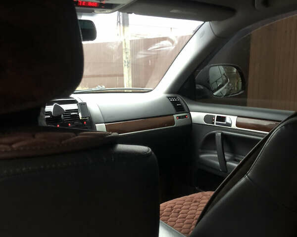 Серый Фольксваген Туарег, объемом двигателя 3.6 л и пробегом 290 тыс. км за 12000 $, фото 39 на Automoto.ua