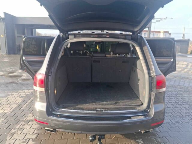 Сірий Фольксваген Туарег, об'ємом двигуна 3 л та пробігом 323 тис. км за 12700 $, фото 9 на Automoto.ua