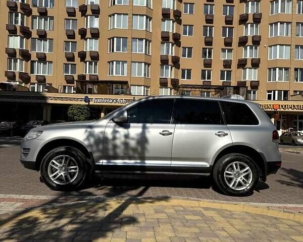Фольксваген Туарег 2007 в Киеве на Automoto.ua Серый Фольксваген Туарег, объемом двигателя 3 л и пробегом 298 тыс. км за 10999 $, фото 7 на Automoto.ua