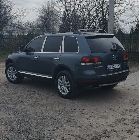 Серый Фольксваген Туарег, объемом двигателя 0 л и пробегом 310 тыс. км за 12300 $, фото 9 на Automoto.ua