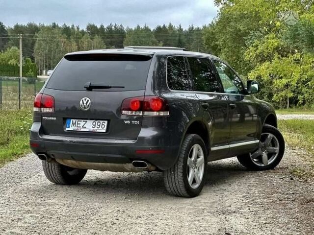 Серый Фольксваген Туарег, объемом двигателя 3 л и пробегом 391 тыс. км за 8115 $, фото 8 на Automoto.ua