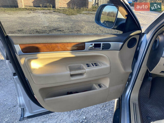 Фольксваген Туарег 2007 у Збараже на Automoto.ua Сірий Фольксваген Туарег, об'ємом двигуна 3 л та пробігом 227 тис. км за 10000 $, фото 10 на Automoto.ua