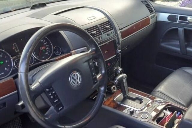 Сірий Фольксваген Туарег, об'ємом двигуна 0 л та пробігом 320 тис. км за 3500 $, фото 5 на Automoto.ua