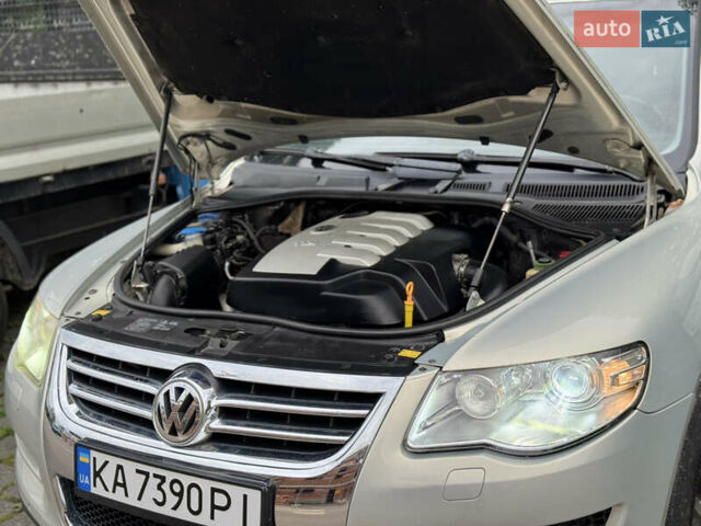 Фольксваген Туарег 2007 в Киеве на Automoto.ua Серый Фольксваген Туарег, объемом двигателя 2.46 л и пробегом 290 тыс. км за 9750 $, фото 13 на Automoto.ua