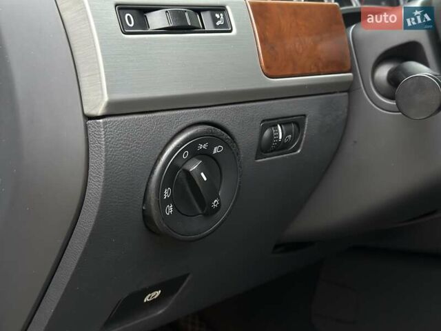 Серый Фольксваген Туарег, объемом двигателя 2.5 л и пробегом 138 тыс. км за 8999 $, фото 35 на Automoto.ua