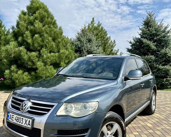 Серый Фольксваген Туарег, объемом двигателя 2.97 л и пробегом 240 тыс. км за 11500 $, фото 21 на Automoto.ua