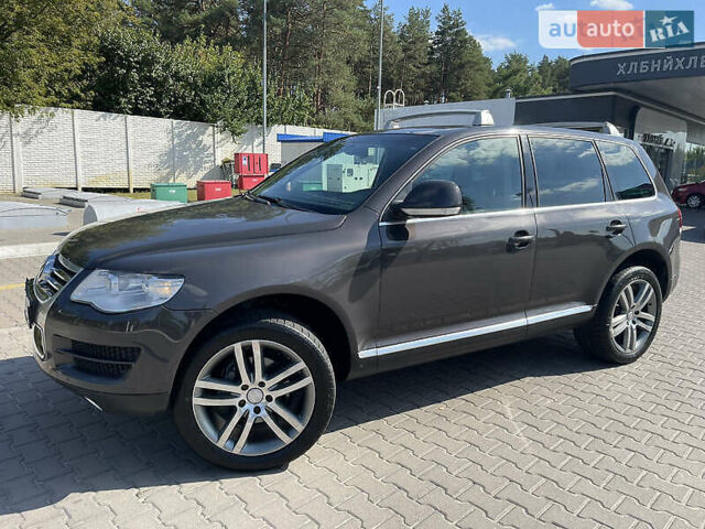 Сірий Фольксваген Туарег, об'ємом двигуна 2.97 л та пробігом 293 тис. км за 11300 $, фото 4 на Automoto.ua