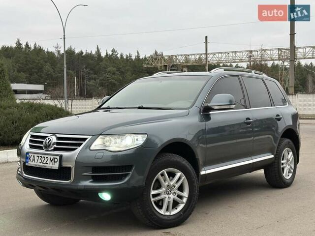 Серый Фольксваген Туарег, объемом двигателя 2.5 л и пробегом 138 тыс. км за 8999 $, фото 53 на Automoto.ua
