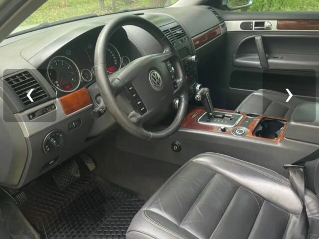 Серый Фольксваген Туарег, объемом двигателя 3.6 л и пробегом 207 тыс. км за 9000 $, фото 2 на Automoto.ua