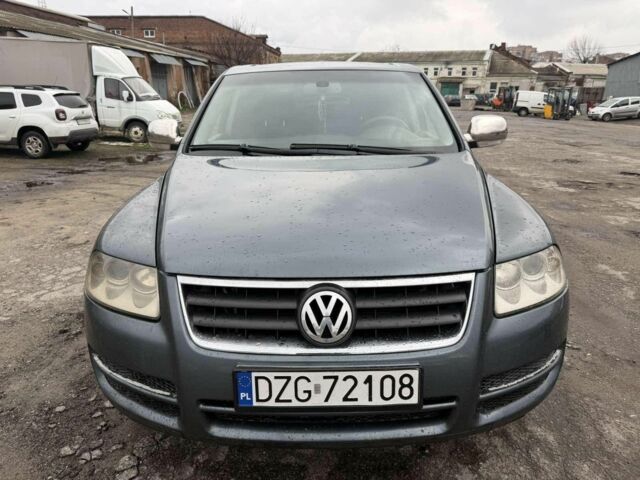 Серый Фольксваген Туарег, объемом двигателя 2.5 л и пробегом 248 тыс. км за 4300 $, фото 2 на Automoto.ua