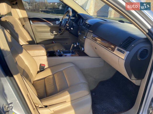 Фольксваген Туарег 2007 у Збараже на Automoto.ua Сірий Фольксваген Туарег, об'ємом двигуна 3 л та пробігом 227 тис. км за 10000 $, фото 17 на Automoto.ua