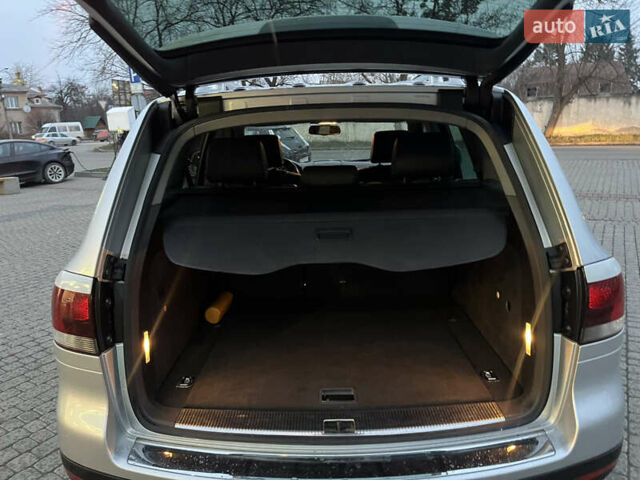 Сірий Фольксваген Туарег, об'ємом двигуна 3.6 л та пробігом 247 тис. км за 10950 $, фото 20 на Automoto.ua