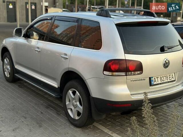 Серый Фольксваген Туарег, объемом двигателя 2.5 л и пробегом 270 тыс. км за 9900 $, фото 6 на Automoto.ua
