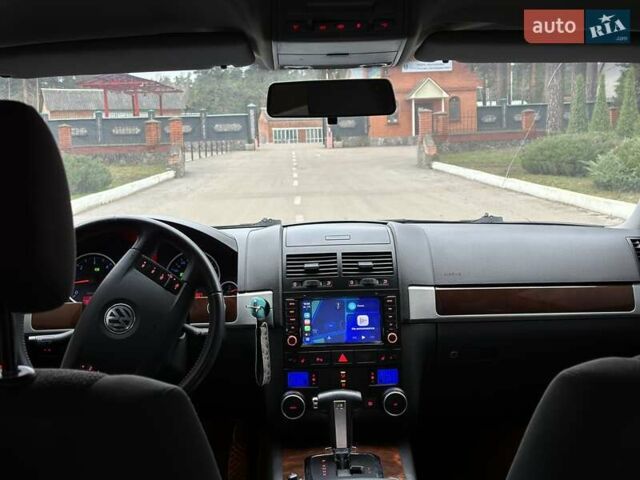 Серый Фольксваген Туарег, объемом двигателя 2.5 л и пробегом 138 тыс. км за 8999 $, фото 57 на Automoto.ua