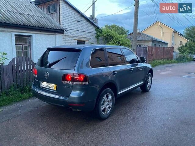 Серый Фольксваген Туарег, объемом двигателя 2.97 л и пробегом 260 тыс. км за 9999 $, фото 6 на Automoto.ua