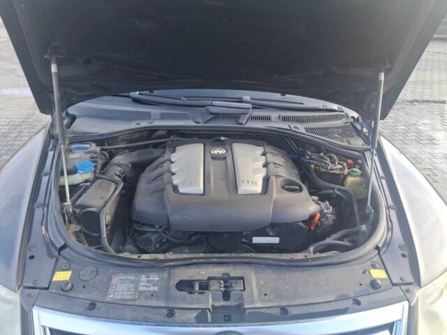 Сірий Фольксваген Туарег, об'ємом двигуна 3 л та пробігом 323 тис. км за 12700 $, фото 8 на Automoto.ua