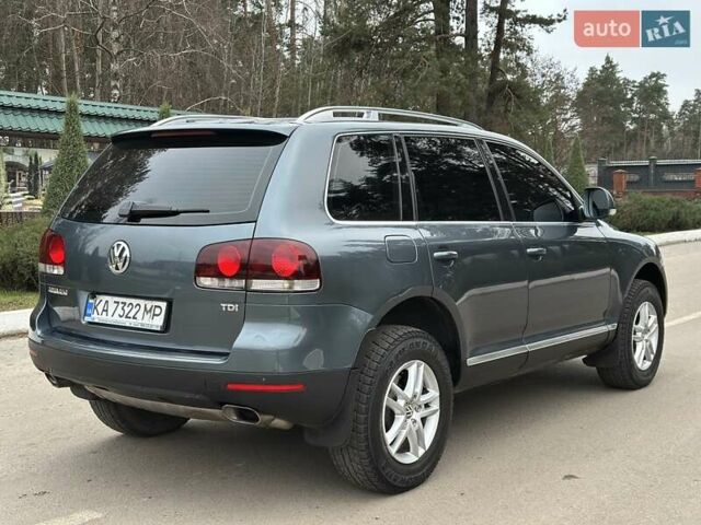 Серый Фольксваген Туарег, объемом двигателя 2.5 л и пробегом 138 тыс. км за 8999 $, фото 4 на Automoto.ua