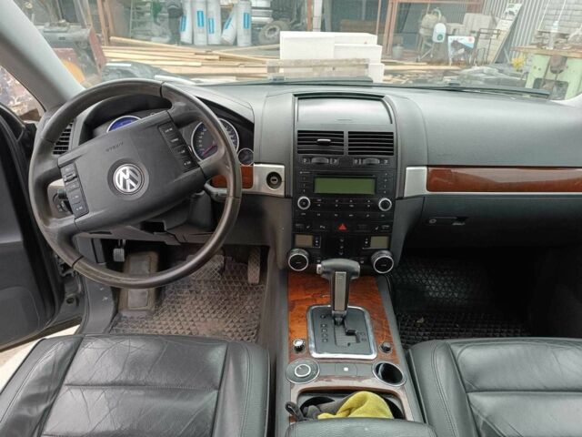 Фольксваген Туарег 2007 в Синельниковом на Automoto.ua Серый Фольксваген Туарег, объемом двигателя 3.6 л и пробегом 339 тыс. км за 7500 $, фото 8 на Automoto.ua