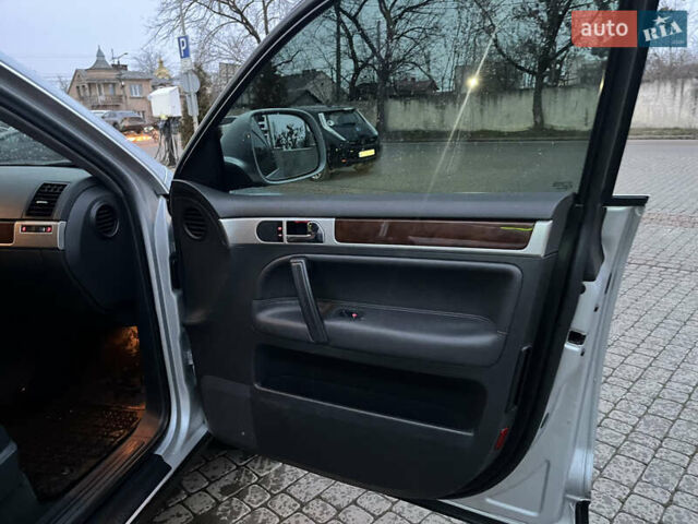 Сірий Фольксваген Туарег, об'ємом двигуна 3.6 л та пробігом 247 тис. км за 10950 $, фото 18 на Automoto.ua