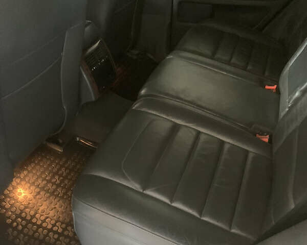 Серый Фольксваген Туарег, объемом двигателя 3.6 л и пробегом 245 тыс. км за 9000 $, фото 13 на Automoto.ua