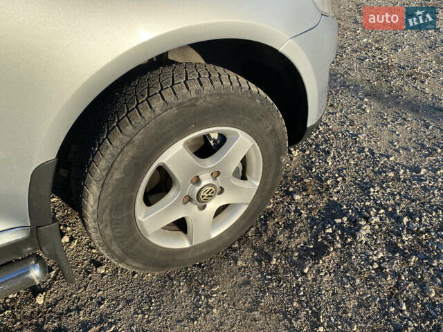 Фольксваген Туарег 2007 у Збараже на Automoto.ua Сірий Фольксваген Туарег, об'ємом двигуна 3 л та пробігом 227 тис. км за 10000 $, фото 32 на Automoto.ua
