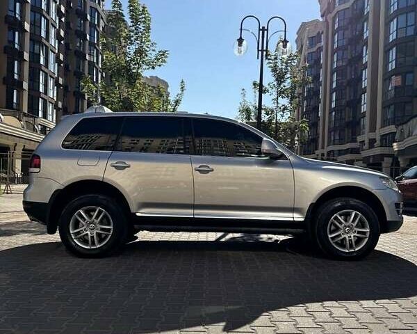 Фольксваген Туарег 2007 в Киеве на Automoto.ua Серый Фольксваген Туарег, объемом двигателя 3 л и пробегом 298 тыс. км за 10999 $, фото 6 на Automoto.ua
