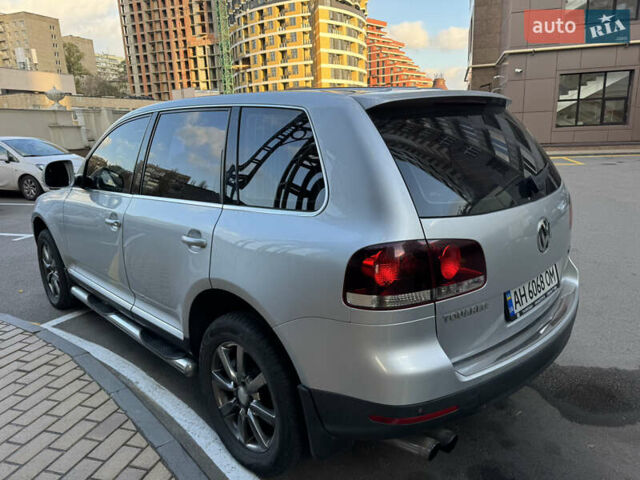 Сірий Фольксваген Туарег, об'ємом двигуна 3 л та пробігом 245 тис. км за 10900 $, фото 14 на Automoto.ua