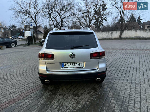 Сірий Фольксваген Туарег, об'ємом двигуна 3.6 л та пробігом 247 тис. км за 10950 $, фото 5 на Automoto.ua