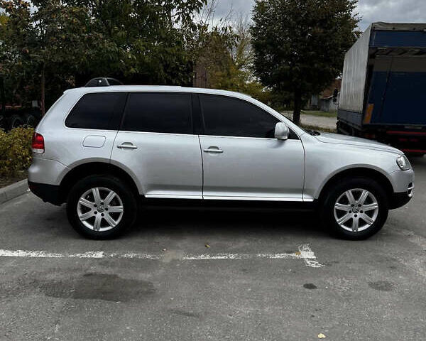 Сірий Фольксваген Туарег, об'ємом двигуна 3.19 л та пробігом 295 тис. км за 8000 $, фото 3 на Automoto.ua