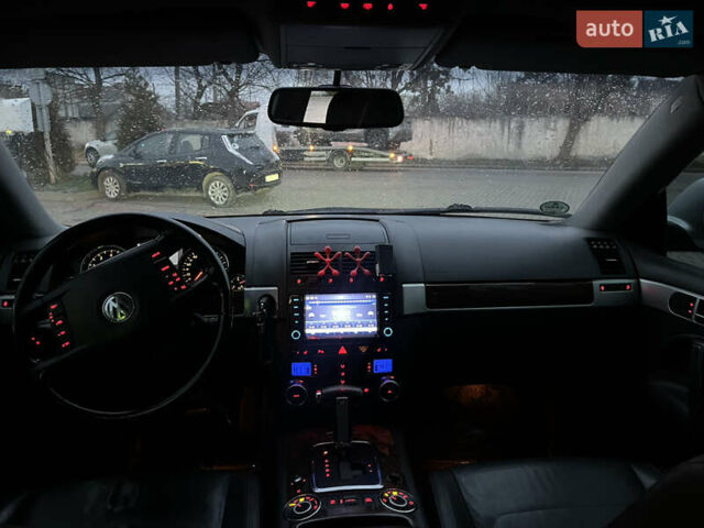 Сірий Фольксваген Туарег, об'ємом двигуна 3.6 л та пробігом 247 тис. км за 10950 $, фото 14 на Automoto.ua