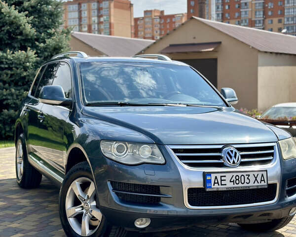 Серый Фольксваген Туарег, объемом двигателя 2.97 л и пробегом 240 тыс. км за 11500 $, фото 15 на Automoto.ua