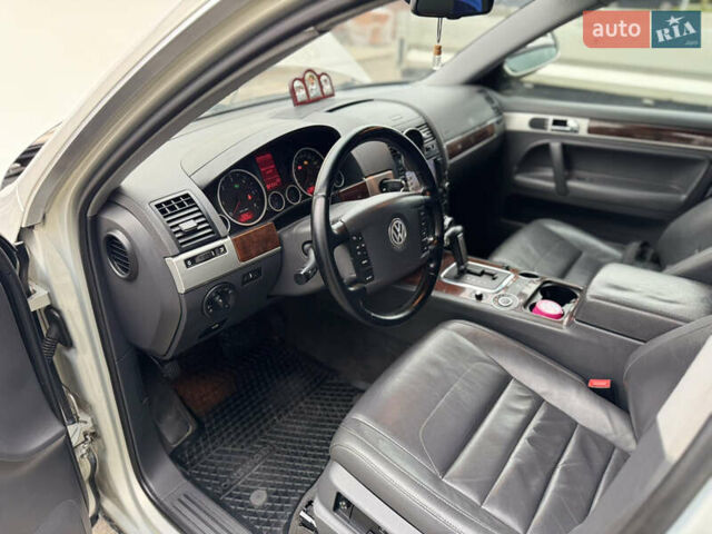 Фольксваген Туарег 2007 в Киеве на Automoto.ua Серый Фольксваген Туарег, объемом двигателя 2.46 л и пробегом 290 тыс. км за 9750 $, фото 14 на Automoto.ua
