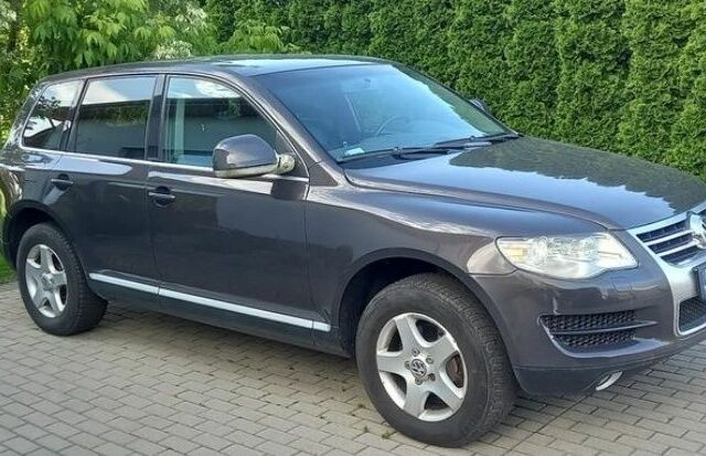 Сірий Фольксваген Туарег, об'ємом двигуна 0 л та пробігом 320 тис. км за 3500 $, фото 2 на Automoto.ua