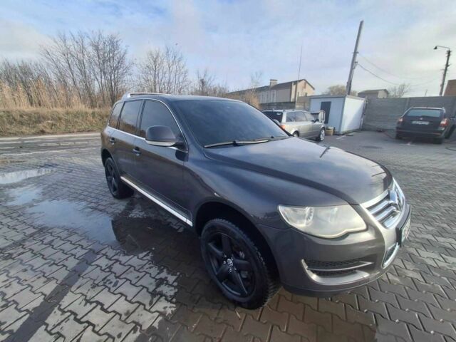 Сірий Фольксваген Туарег, об'ємом двигуна 3 л та пробігом 323 тис. км за 12700 $, фото 3 на Automoto.ua