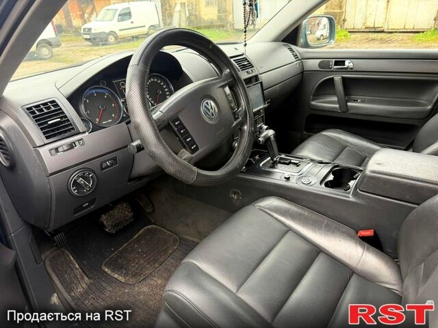 Серый Фольксваген Туарег, объемом двигателя 2.5 л и пробегом 248 тыс. км за 4300 $, фото 6 на Automoto.ua