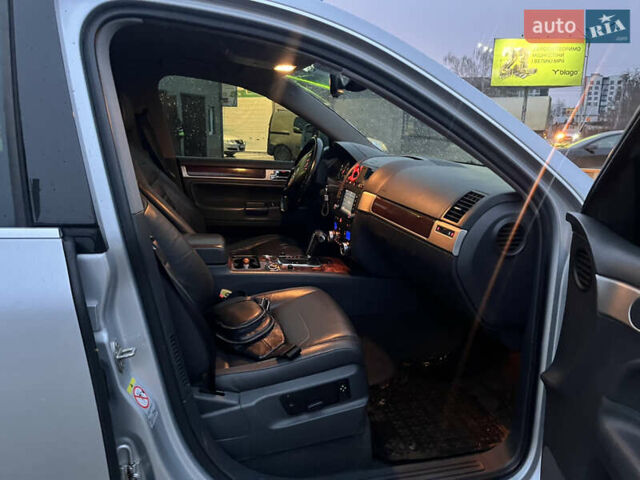 Сірий Фольксваген Туарег, об'ємом двигуна 3.6 л та пробігом 247 тис. км за 10950 $, фото 16 на Automoto.ua