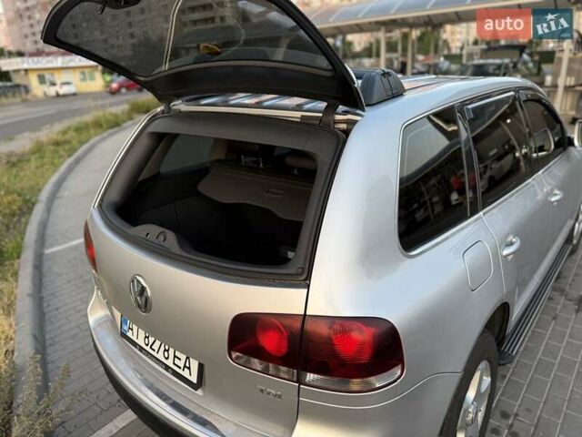 Серый Фольксваген Туарег, объемом двигателя 2.5 л и пробегом 270 тыс. км за 9900 $, фото 8 на Automoto.ua