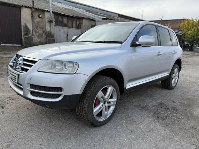 Серый Фольксваген Туарег, объемом двигателя 3 л и пробегом 289 тыс. км за 4000 $, фото 3 на Automoto.ua