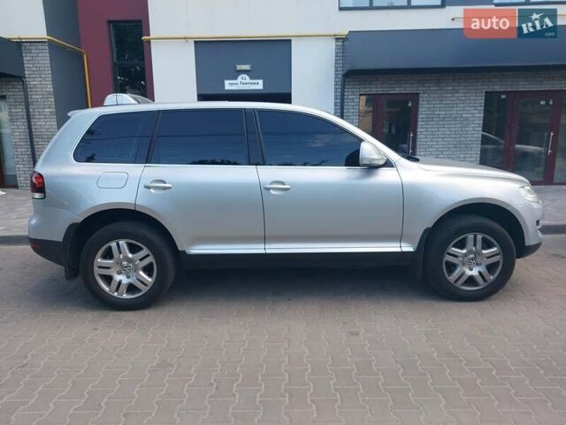 Серый Фольксваген Туарег, объемом двигателя 3.6 л и пробегом 224 тыс. км за 11300 $, фото 2 на Automoto.ua